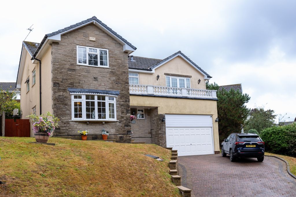 Property photo 1 of 31