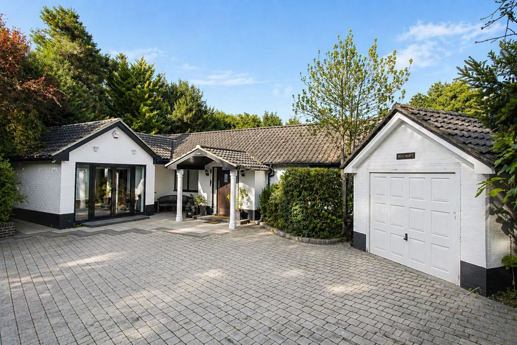 5 bed detached bungalow for saleStation Road, Lingfield, Surrey RH7