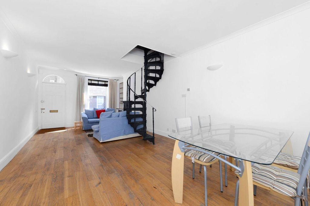 Property photo 3 of 11 Helliwell & Co