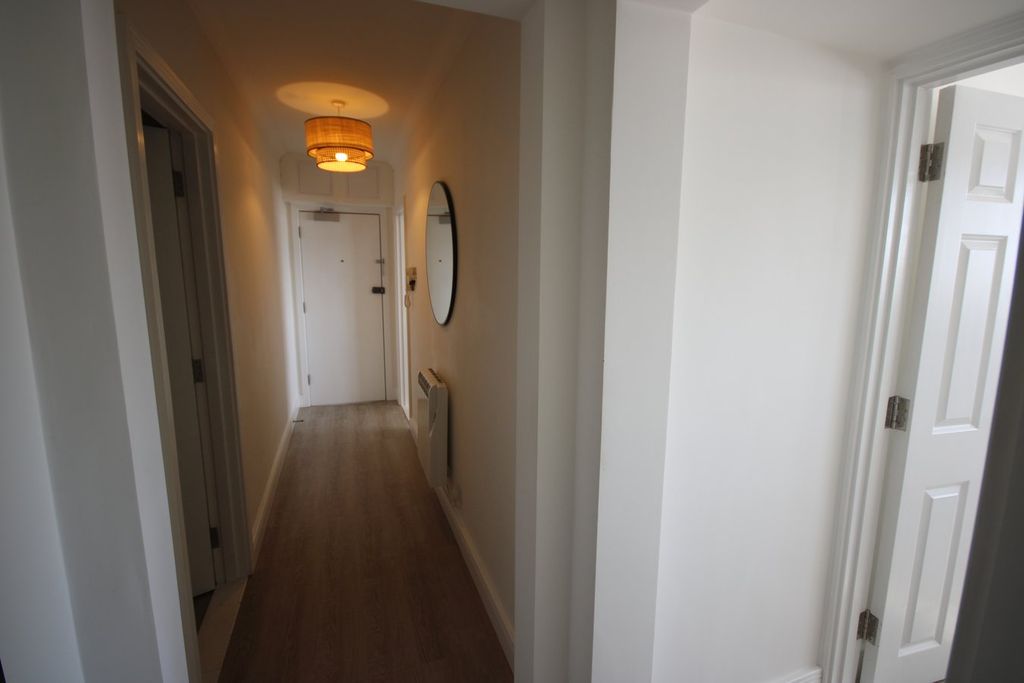 Additional image 5 of 1 bed flat for sale26 Rouge Bouillon, St Helier JE2