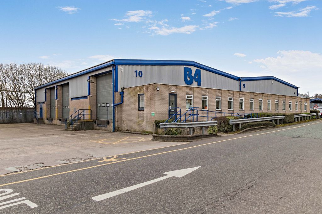 Property photo 1 of 11