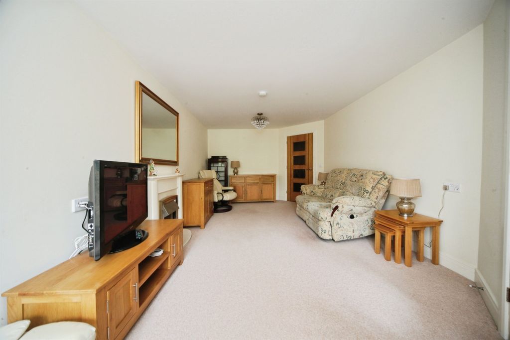 Property photo 3 of 10
