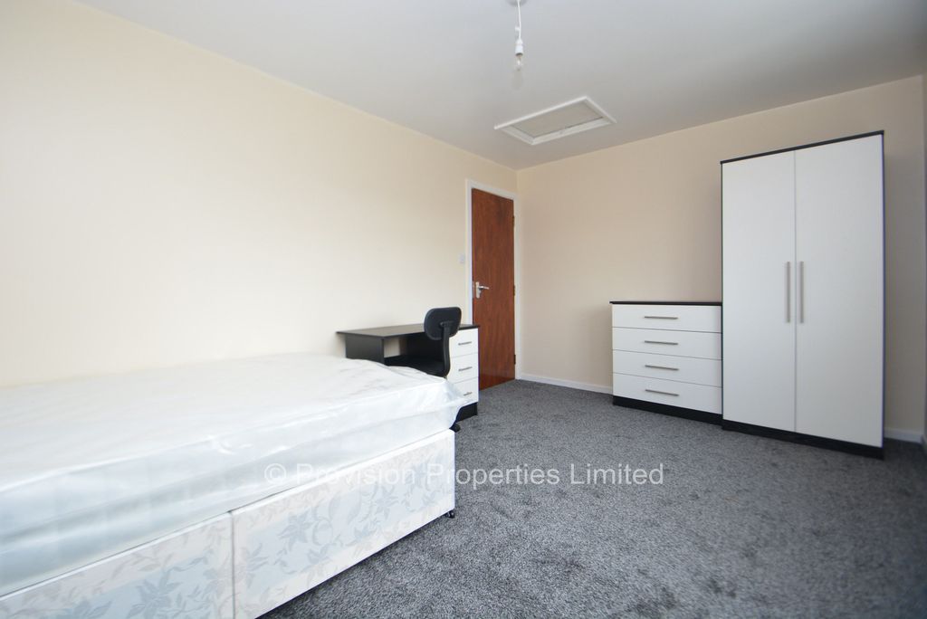 Property photo 3 of 15 Photo