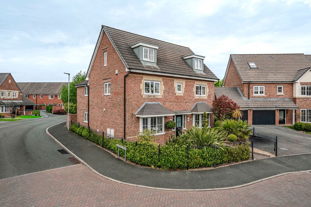 Property photo 1 of 62