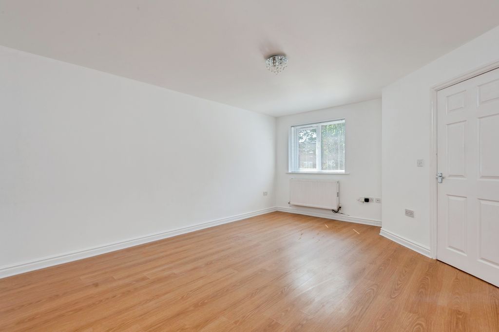 Property photo 2 of 20 Pbox-Img.Jpg