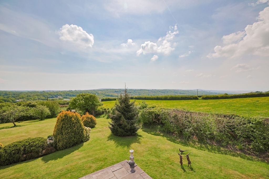 Property photo 2 of 40 3 Misty Hills Close - Web (25 Of 41)