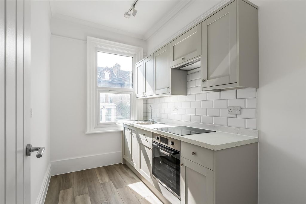 Property photo 1 of 17 1st-Floor-16-Upper-Grove-5.Jpg