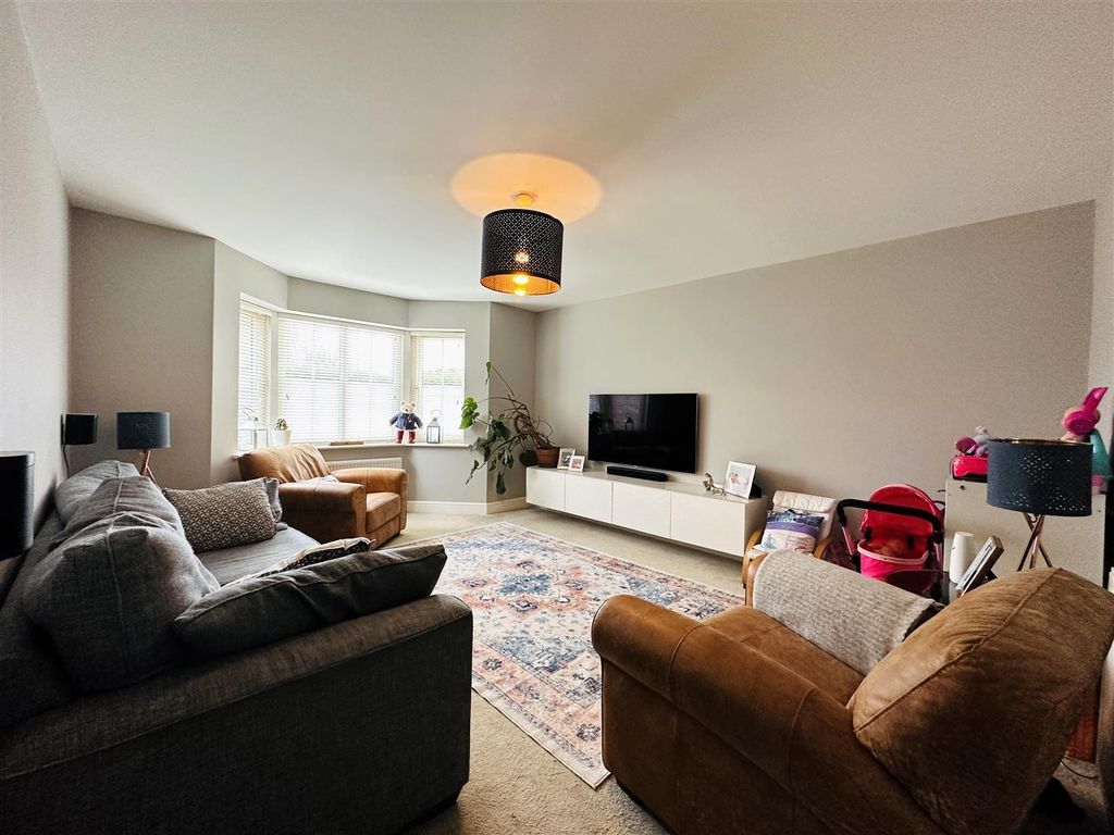 Property photo 2 of 24 Lounge 1.Jpg