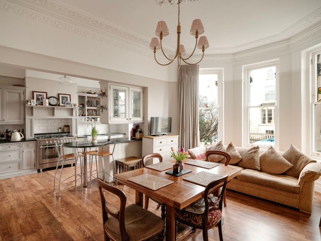 Property photo 2 of 21 Kitchen