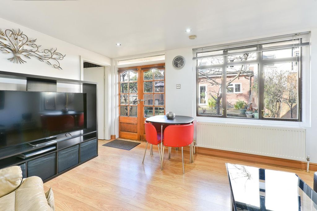 Property photo 1 of 6