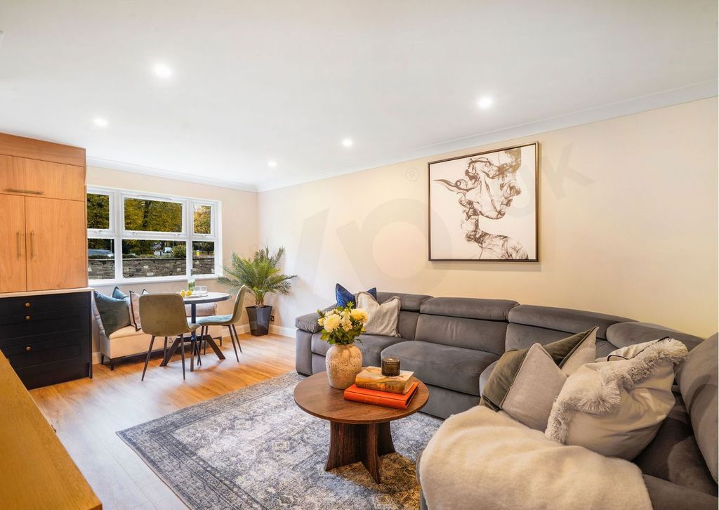 Property photo 2 of 21