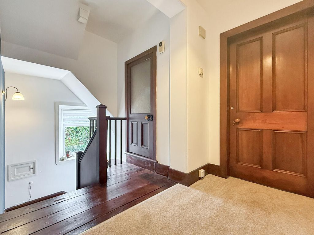 Property photo 3 of 22 Landing