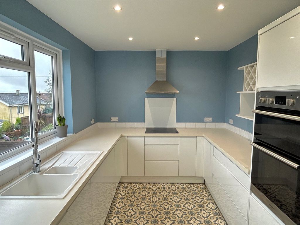 Property photo 2 of 23 Picture No. 04