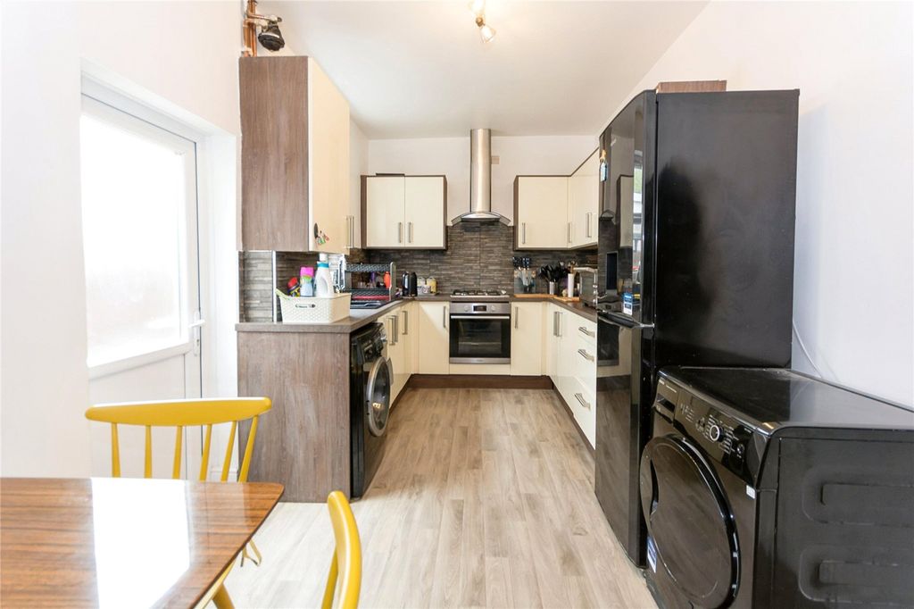 Property photo 2 of 14 Picture No. 05