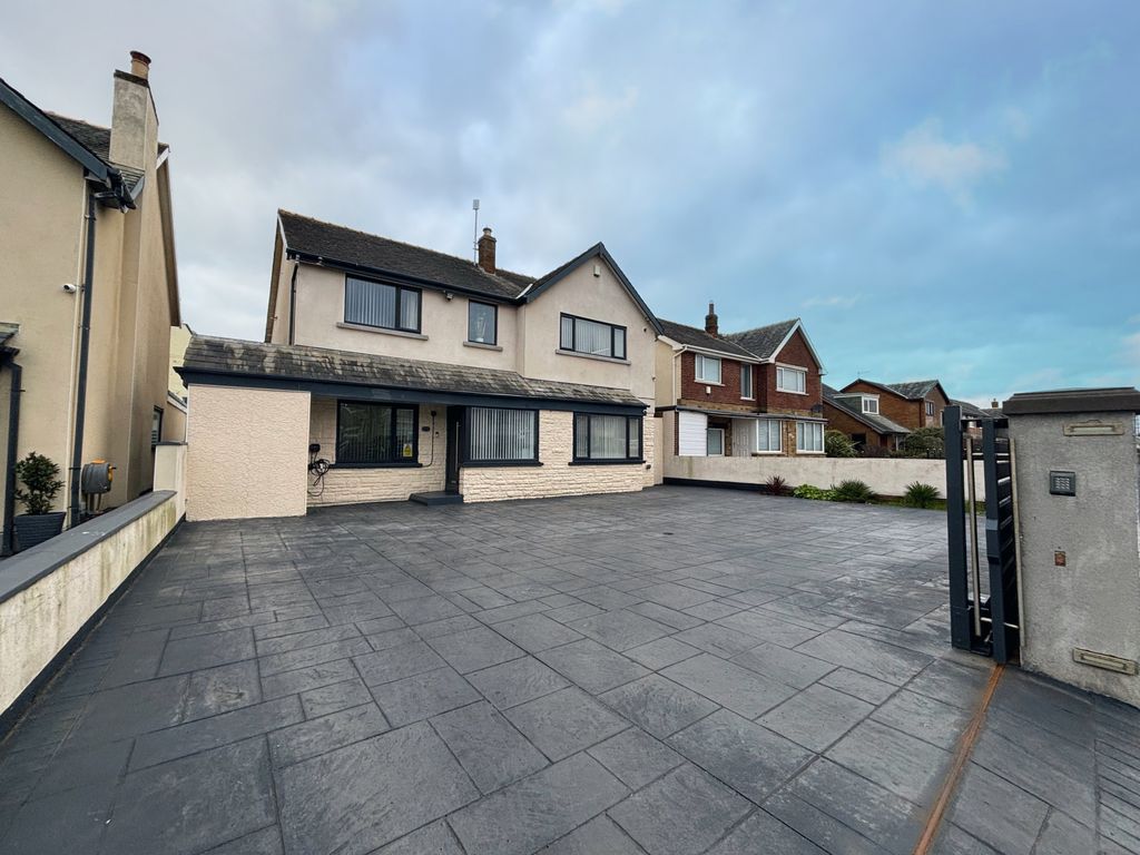 Property photo 1 of 33