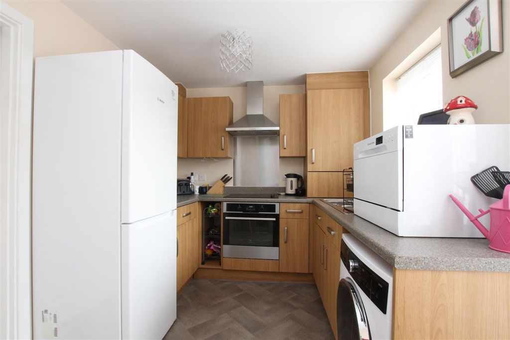 Property photo 3 of 12 Kitchen Area.Jpg