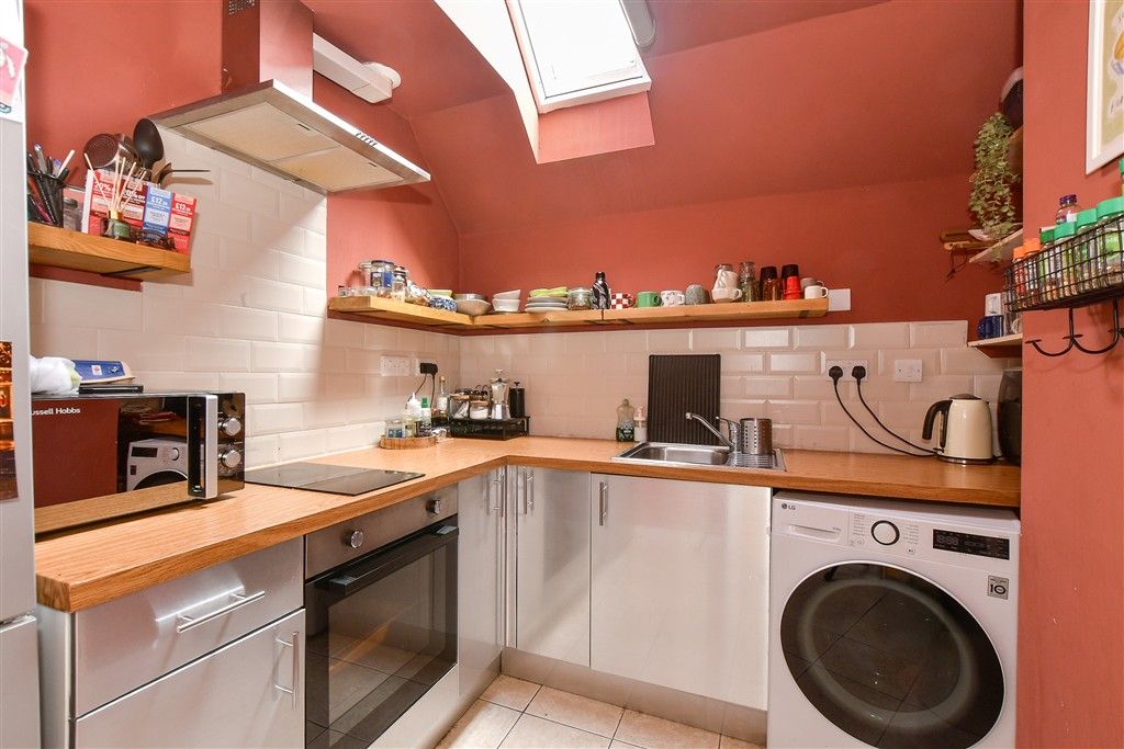Property photo 2 of 7 Kitchen
