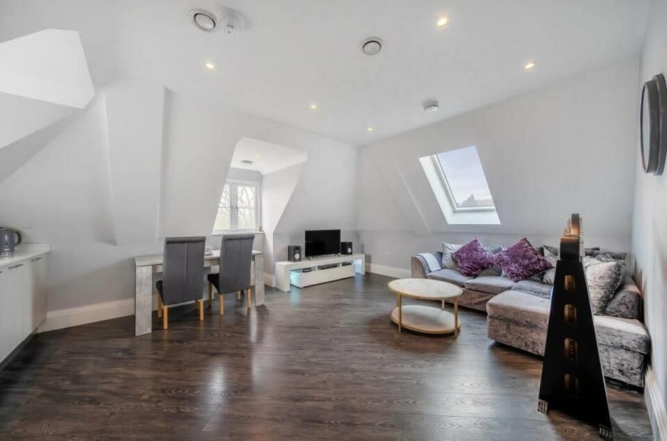 Additional image 5 of 2 bed flat for saleBell Lane, Brookmans Park AL9
