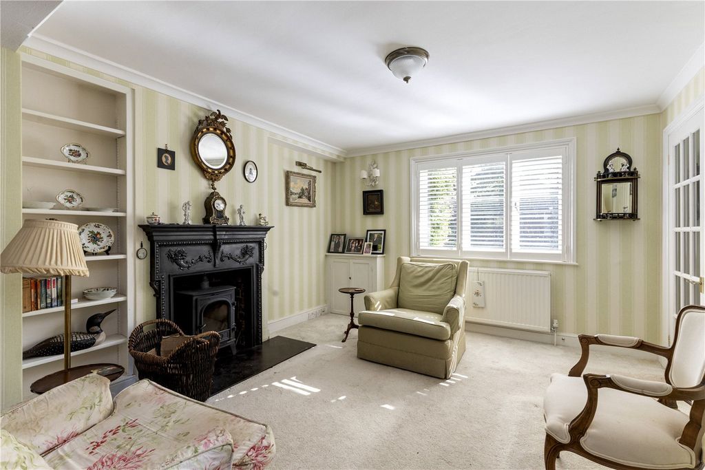 Property photo 3 of 23 Drawing Room