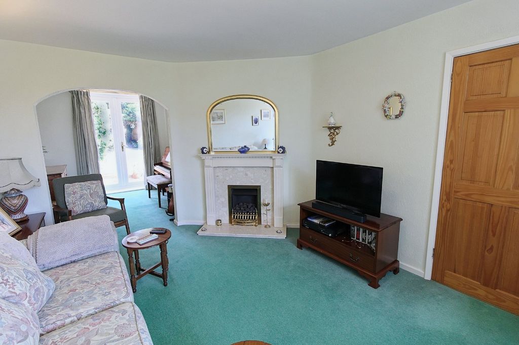 Property photo 3 of 33