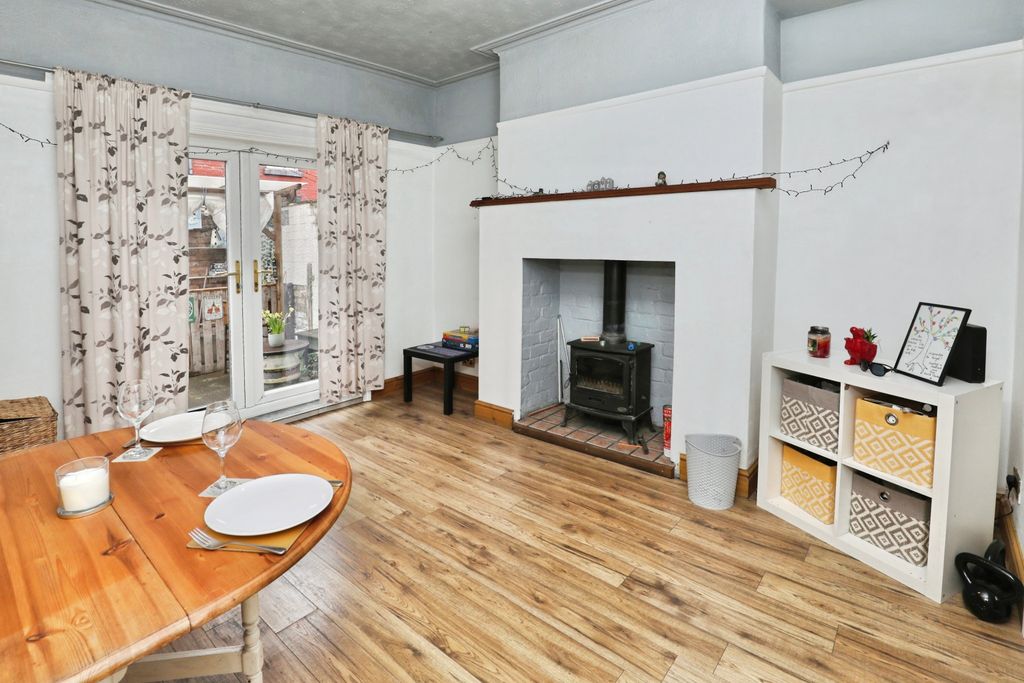 Property photo 2 of 13 Dining Room