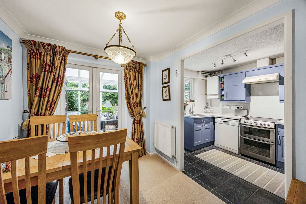 Property photo 2 of 16 Picture No. 21