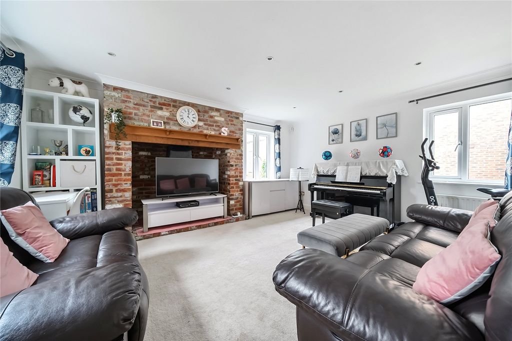 Property photo 2 of 13 Sitting Room