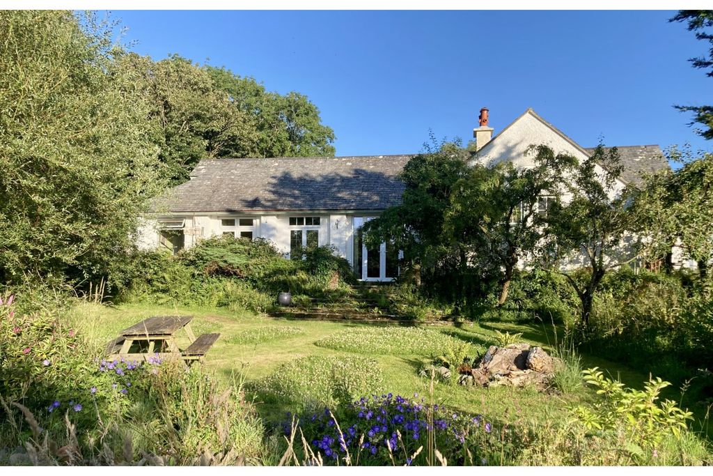 Property photo 2 of 30