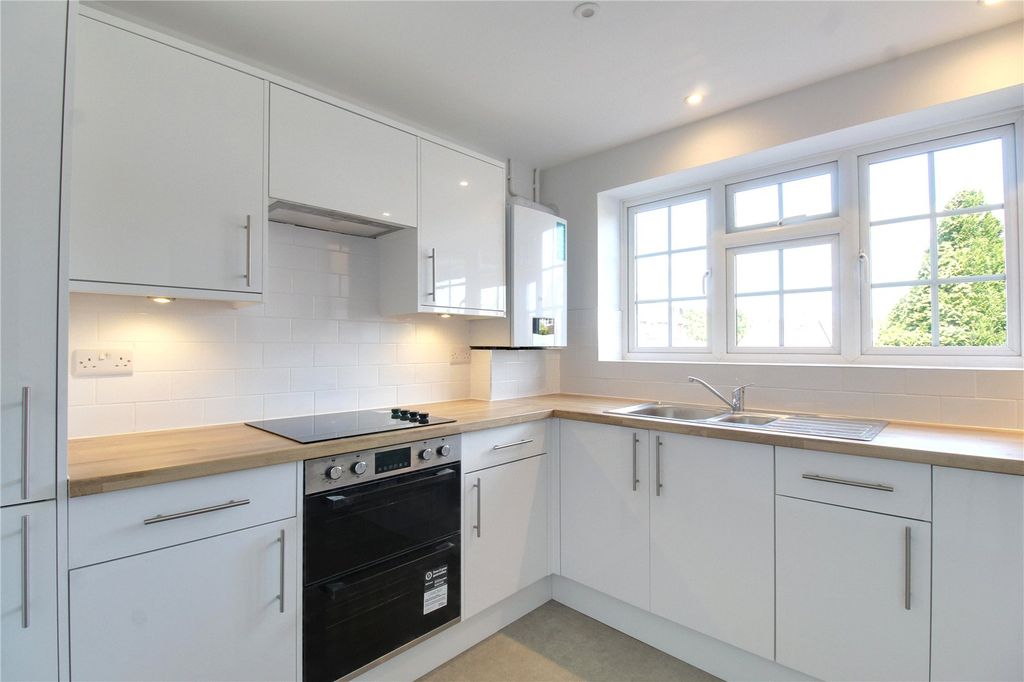 Property photo 2 of 11 Refiited Kitchen