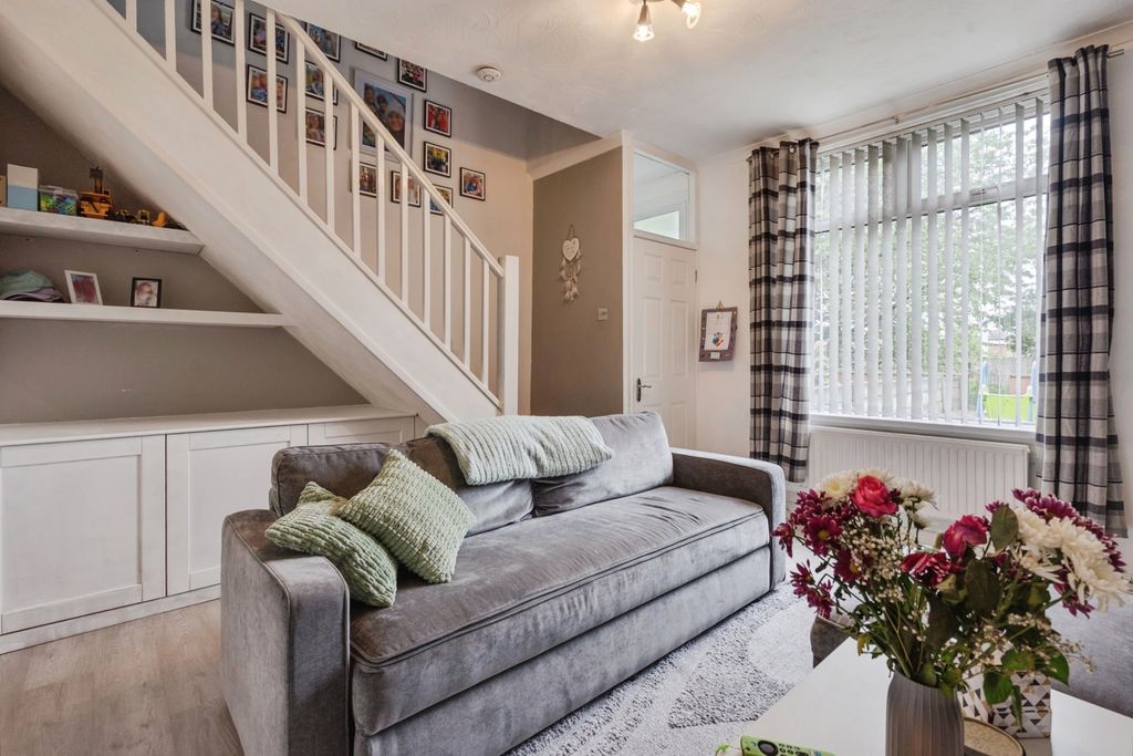 Property photo 3 of 26 Pbox-Img.Jpg
