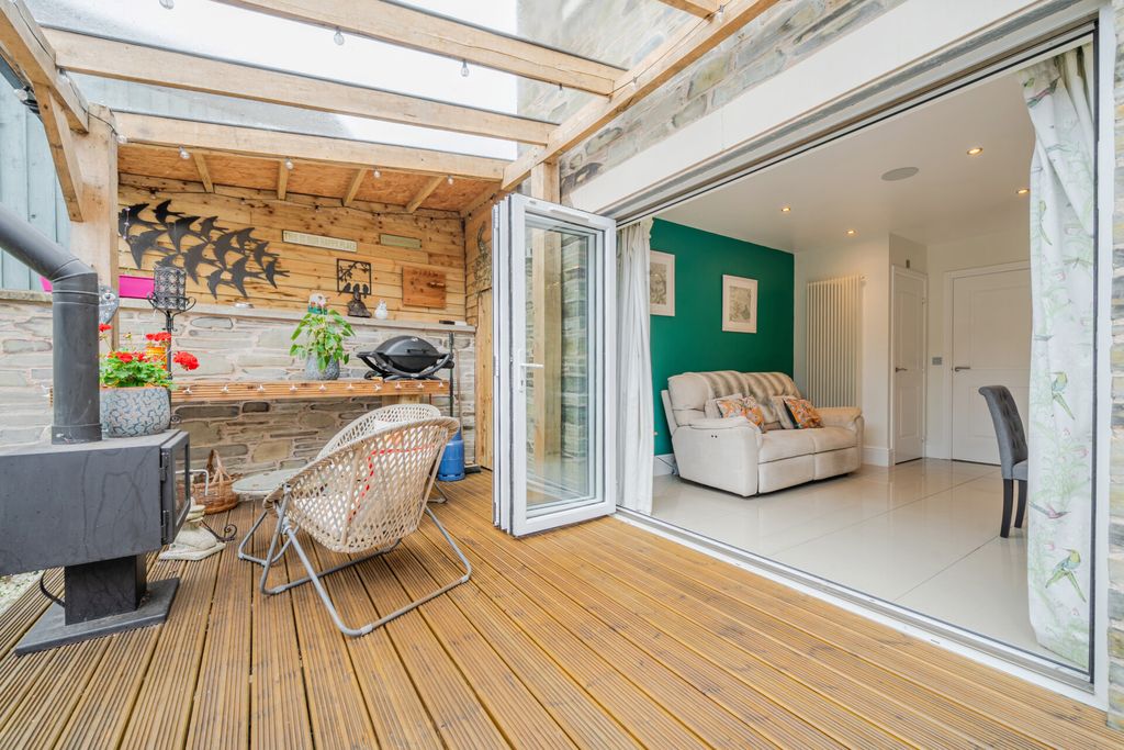 Property photo 3 of 22 1508935-7-1A00Efd...