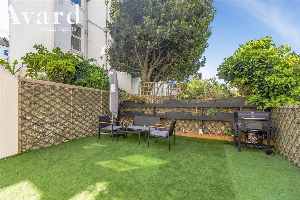 Property photo 1 of 23 Ditchling Rise, 96A-5.Jpg