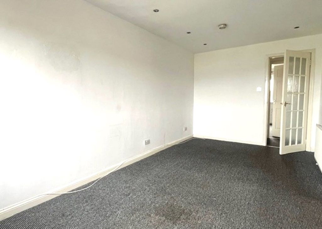 Property photo 2 of 6 Picture No. 03