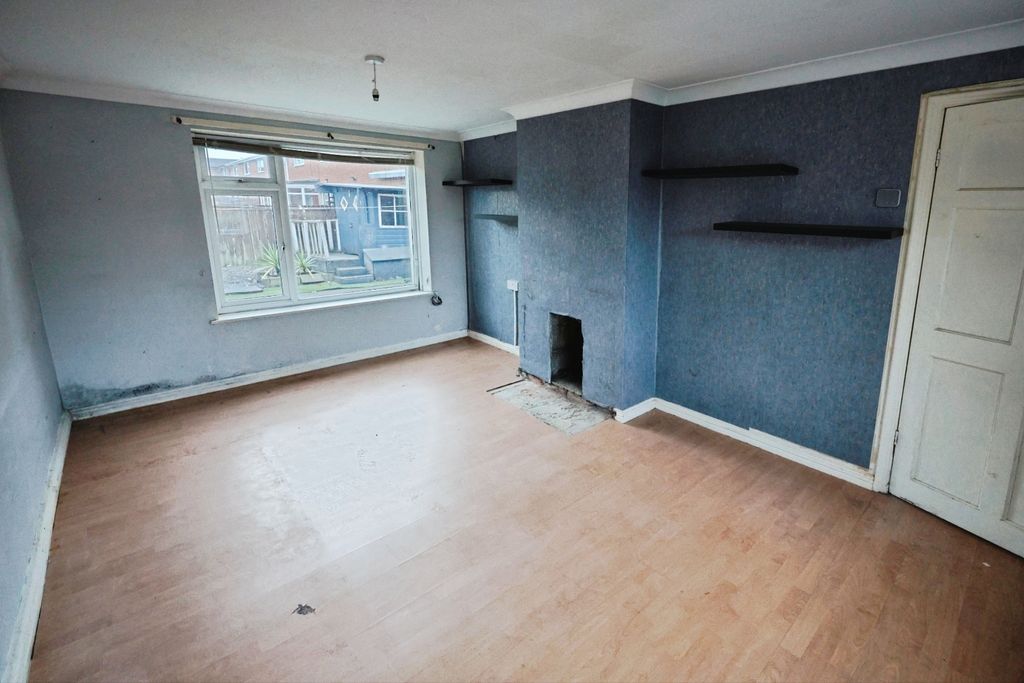 Property photo 3 of 11 Pbox-Img.Jpg