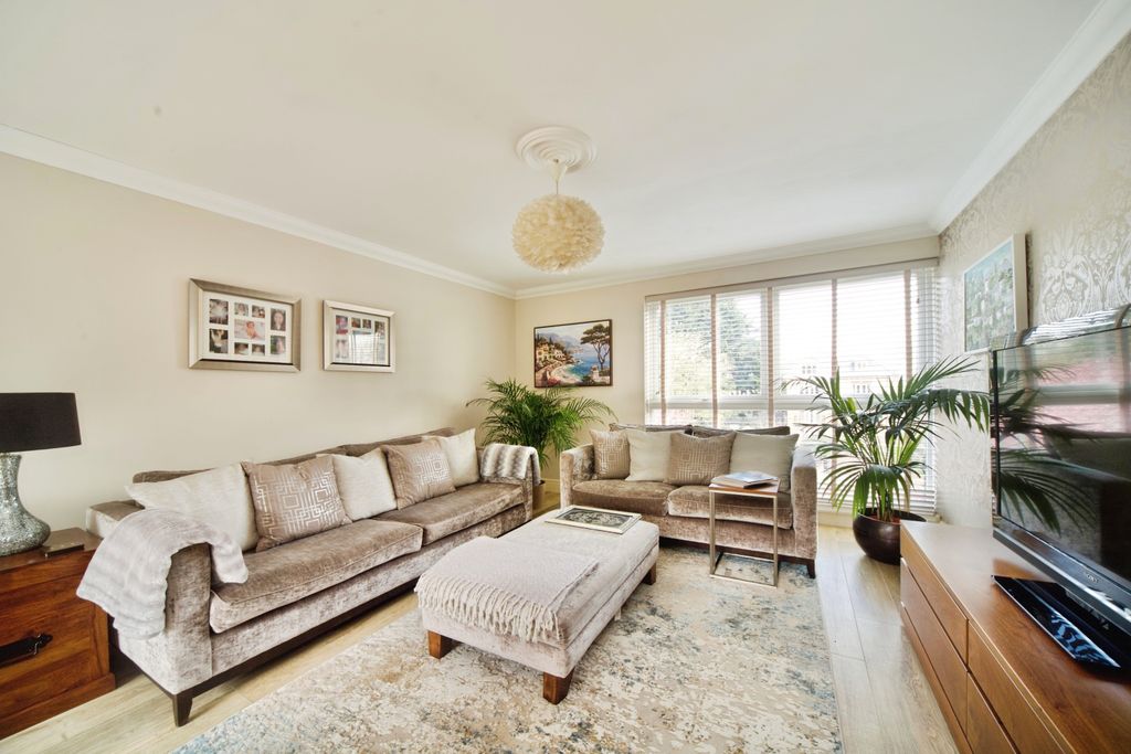Additional image 9 of 2 bed flat for saleVillage Road, Enfield EN1