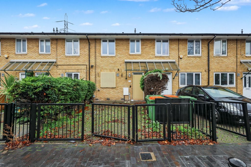 Property photo 1 of 15 150 Winsor Terrace, Winsor Park Estate, Beckton, London E6 6Ld