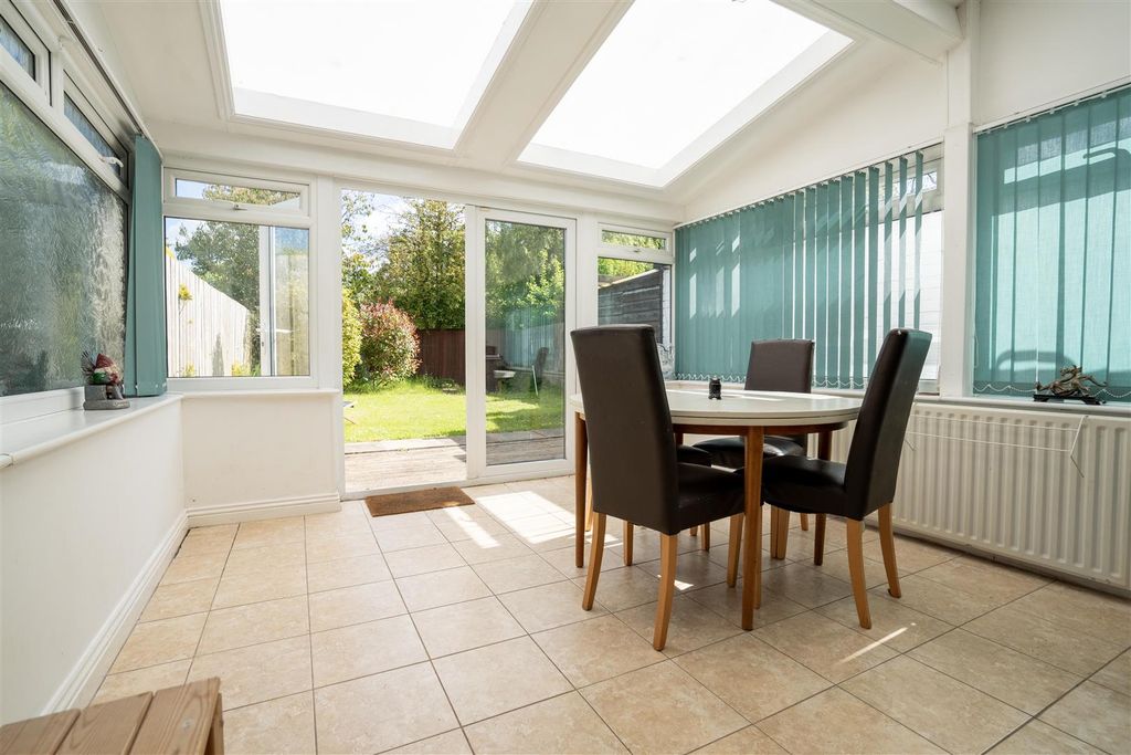 Property photo 2 of 8 Conservatory