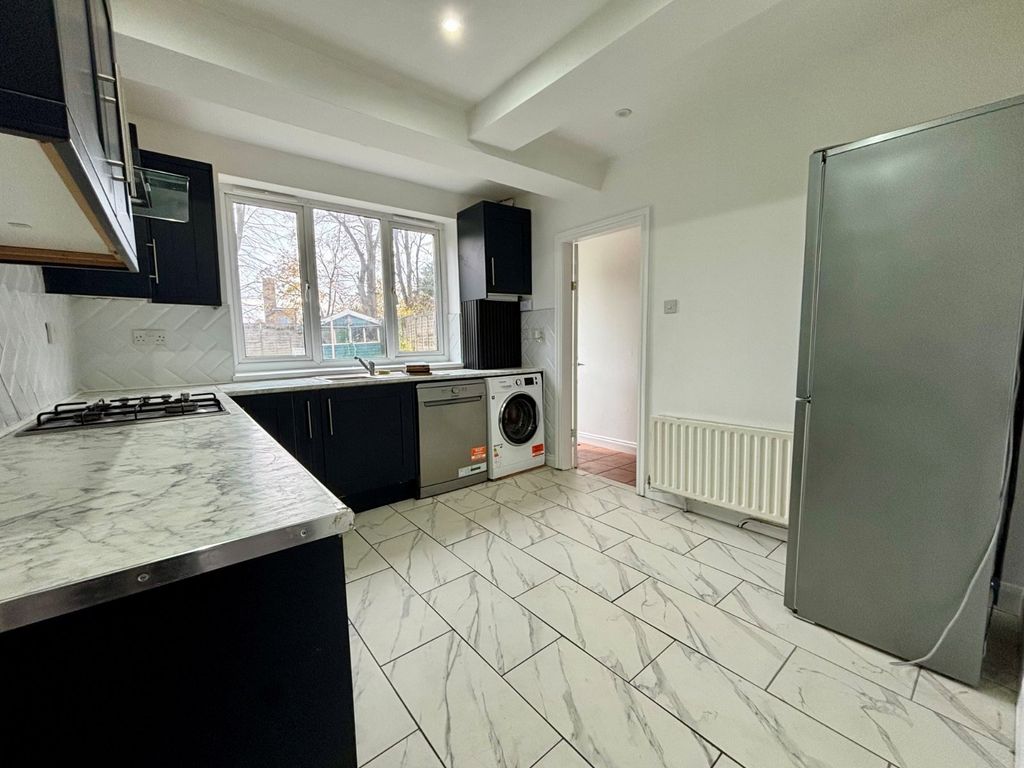 Property photo 2 of 10 Picture No. 18