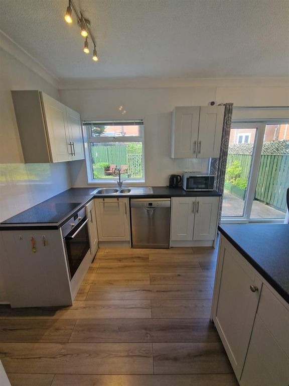 Property photo 3 of 9 1000012620.Jpg