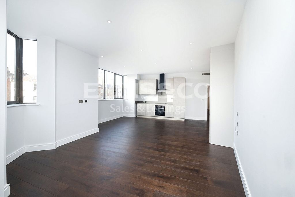 Property photo 2 of 13 Picture No. 02