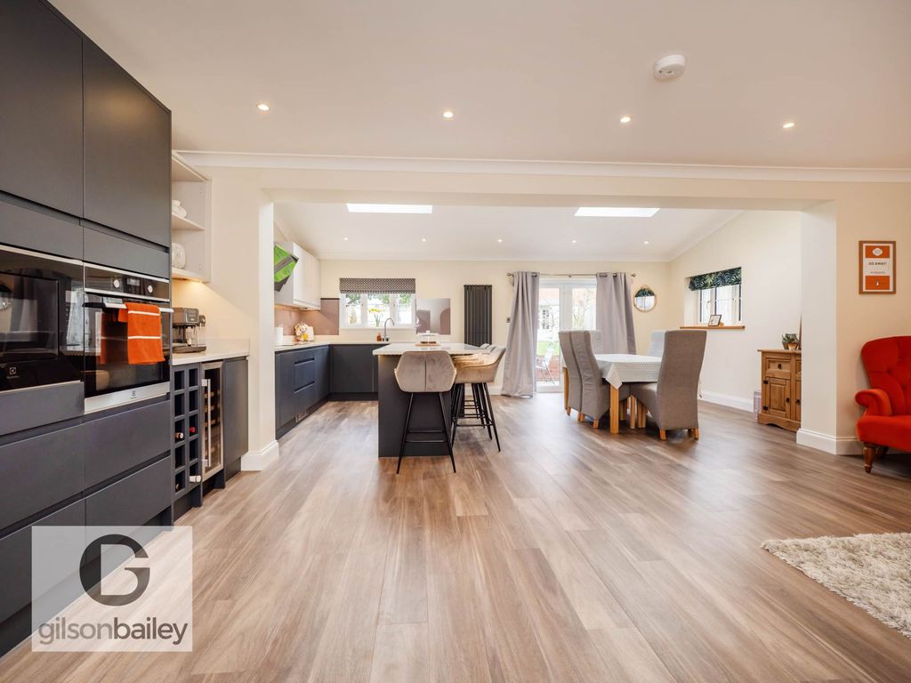 Property photo 2 of 26