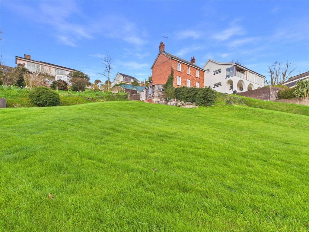 Property photo 1 of 18 Picture No. 04