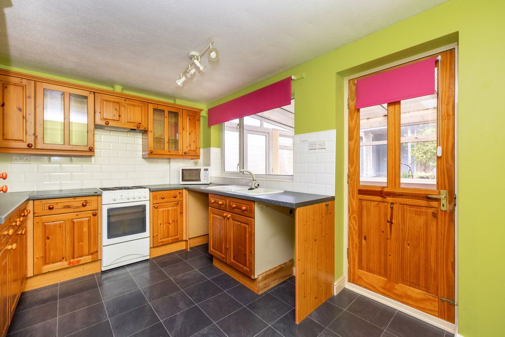 Property photo 3 of 13