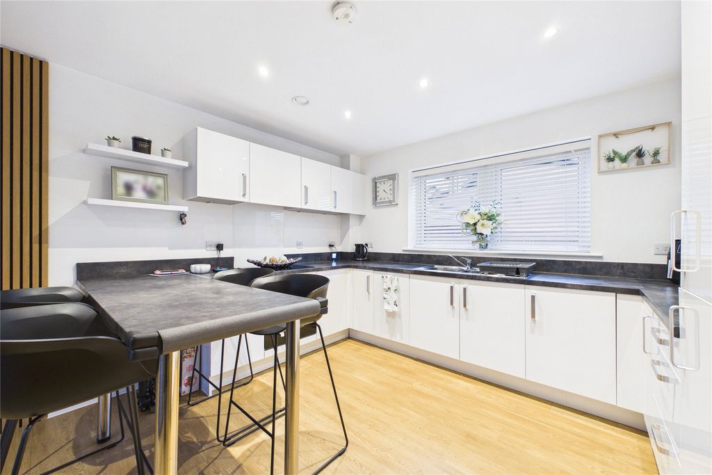 Property photo 3 of 10 Picture No. 20