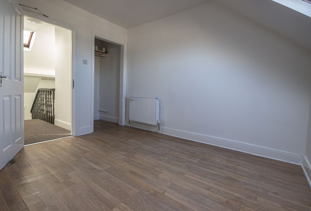 Property photo 2 of 19 Room 6-2