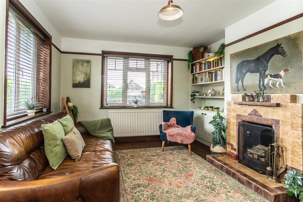 Property photo 2 of 17