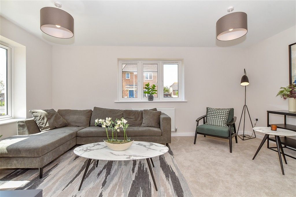 Property photo 2 of 13 Lounge