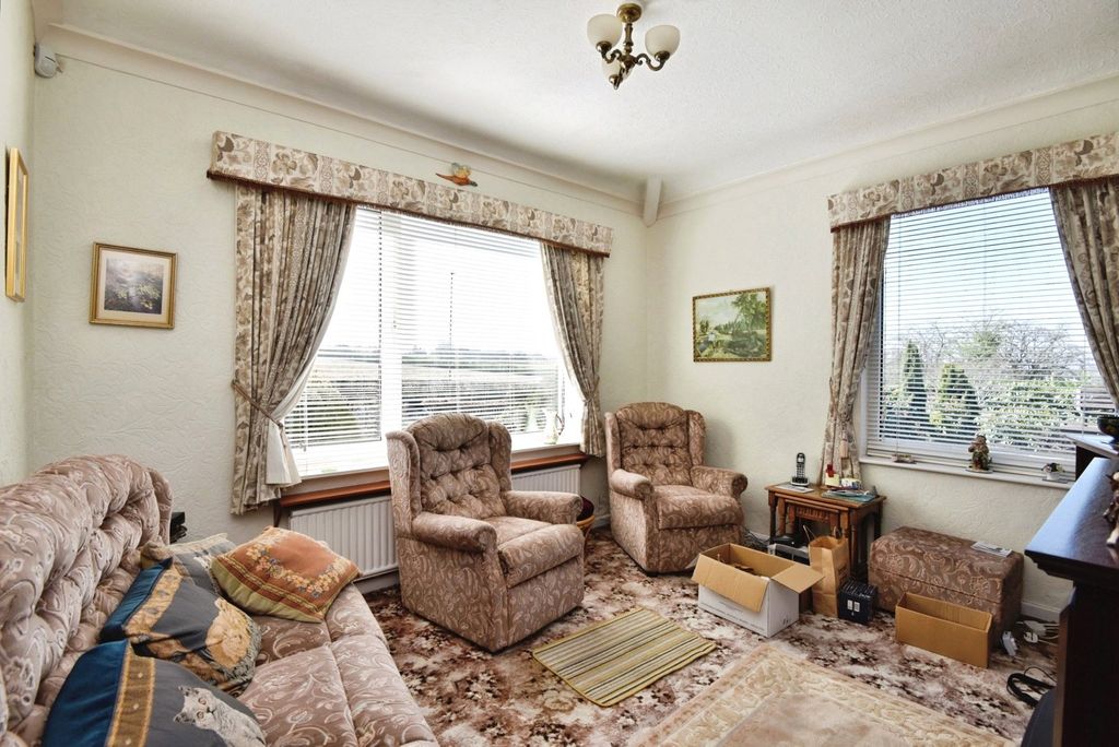 Property photo 2 of 17 Photo