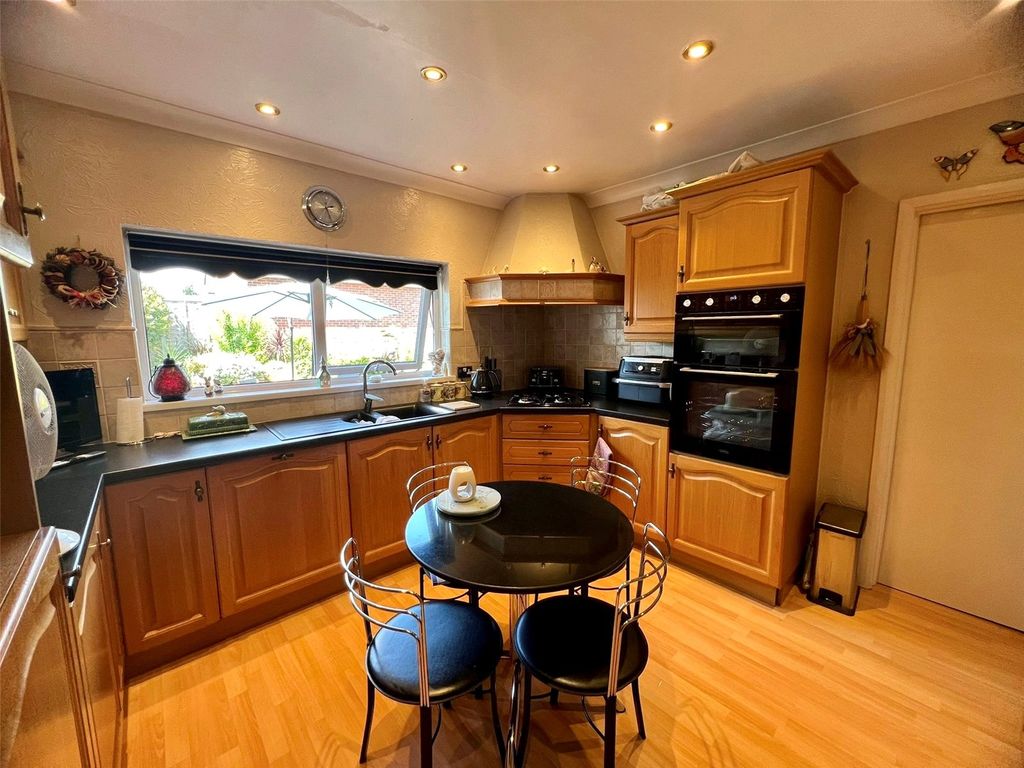 Property photo 3 of 34 Picture No. 52