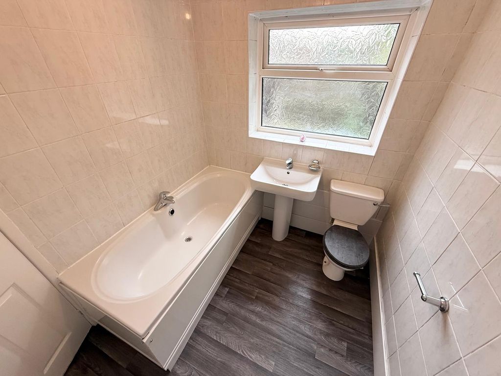 Property photo 3 of 12 Gallery